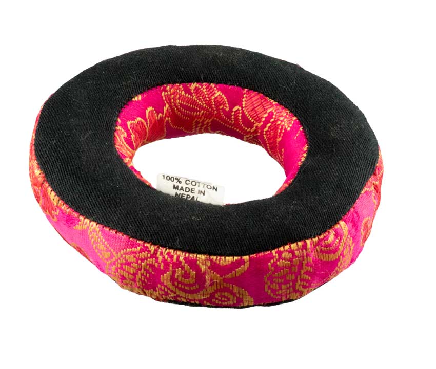 Coussin pour Bol Tibétain Chantant en Brocart Rose Fuchsia Ø9cm – Artisanat du Népal