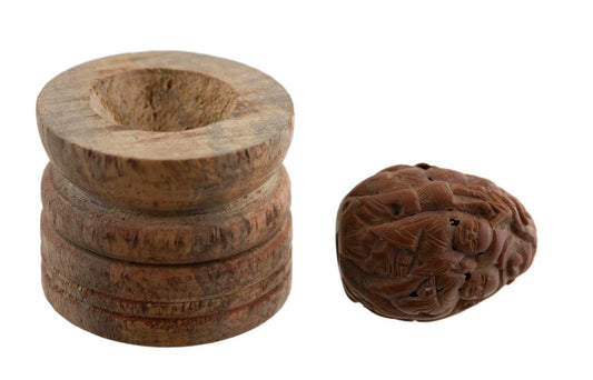 Coquille de Noix Hediao Sculptée – Bouddha et Moines Luohan