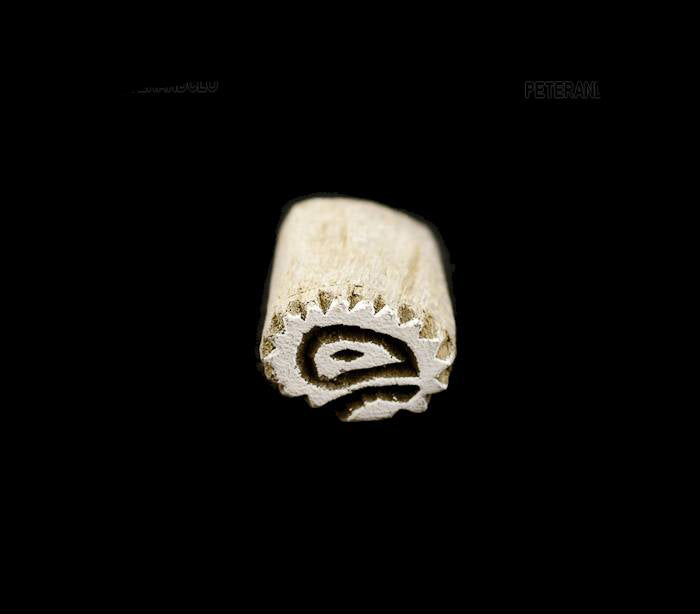 Tampon Encreur En Bois Sculpté – Motif Fleur Mandala