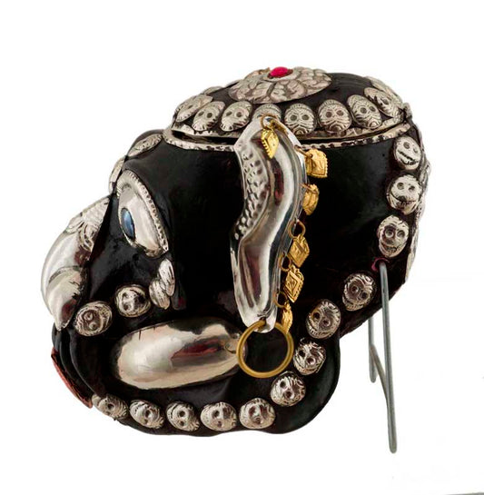 Crâne de Singe Kapala Bouddhiste en Résine et Métal – Objet Rituel Tibétain
