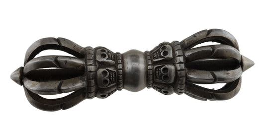 Ancien Dorje Vajra Tibétain À 9 Branches En Fer Avec Tête De Mort – Objet Rituel Bouddhiste Tantrique