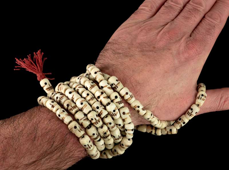 Collier Têtes de Mort en Os de Bovin – Mala Bouddhiste Artisanal 108 Perles