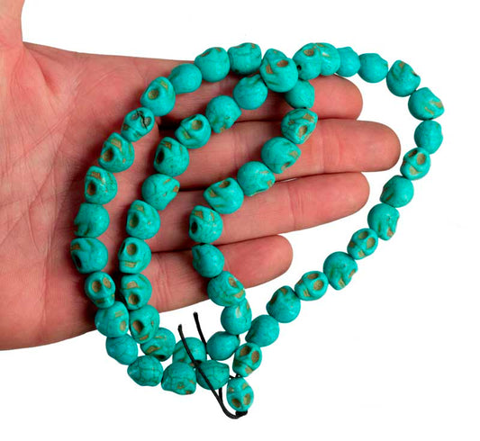 Collier Têtes de Mort en Howlite Bleu Turquoise – Mala Bouddhiste du Népal
