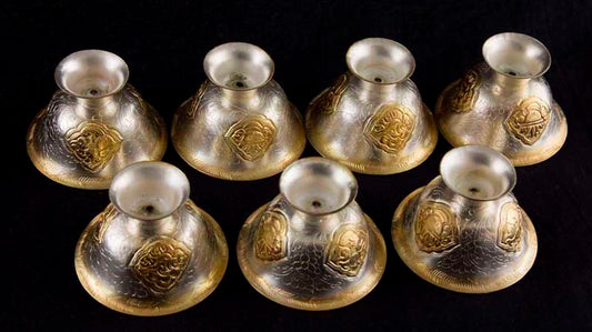 7 Bols d'Offrande Bouddhistes en Cuivre Ciselé Ø 7.1 cm – Artisanat Traditionnel du Népal