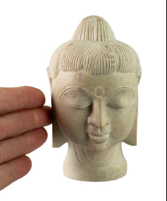 Tête de Bouddha en pierre stéatite – Sculpture artisanale indienne pour une décoration zen