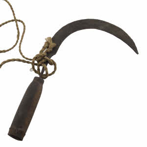 Ancienne Faucille Serpe Tibétaine Avec Étui en Bois – Outil Agricole de l’Himalaya
