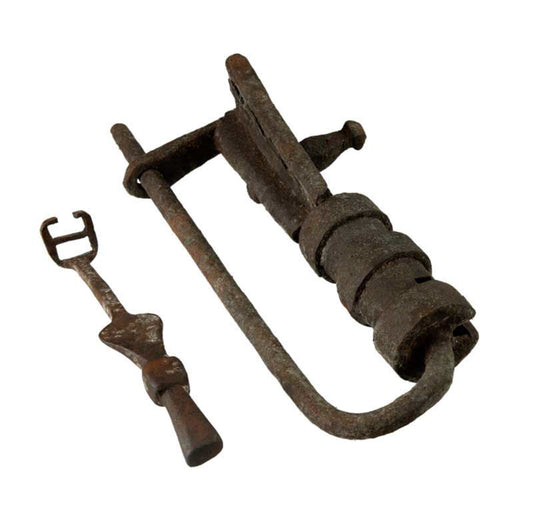 Ancien Cadenas Traditionnel En Fer Forgé – Artisanat Du Népal Et De L'Inde