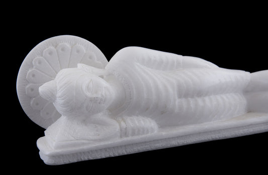 Statue Bouddha Nirvana en marbre blanc – Sculpture artisanale indienne symbole de sérénité
