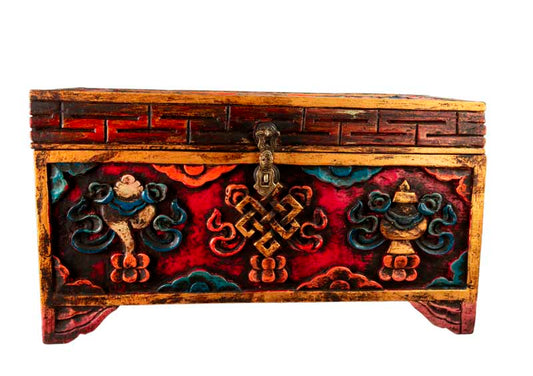 Coffre tibétain extra large en bois sculpté et peint – artisanat bouddhiste du Népal
