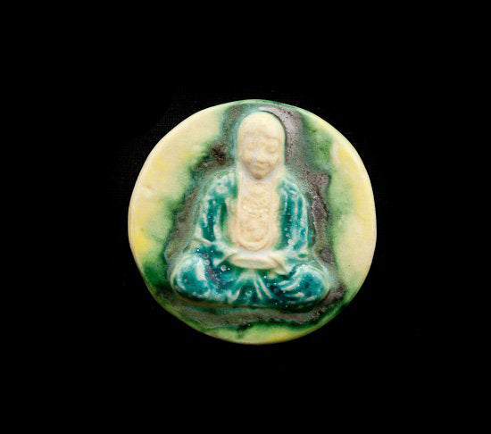 Pendentif Bouddha en Position Lotus en Céramique