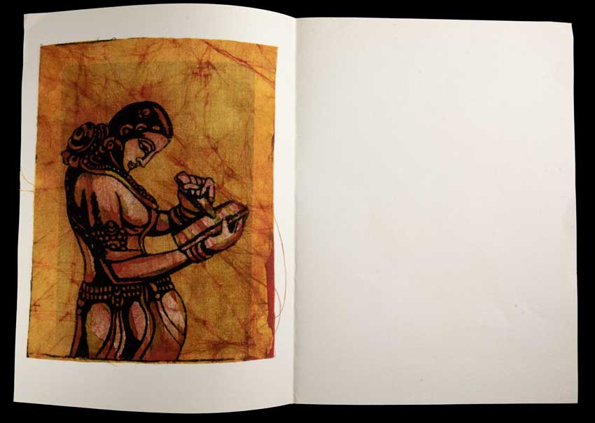 Carte Artisanale Batik Femme Indienne Au Bol Chantant – Décoration Murale Jaune En Coton