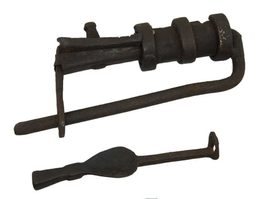 Ancien Cadenas Traditionnel En Fer Forgé – Artisanat Du Népal Et Du Tibet