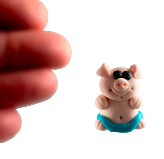 Figurine Cochon Miniature Maillot de Bain Bleu – Artisanat Thaïlandais