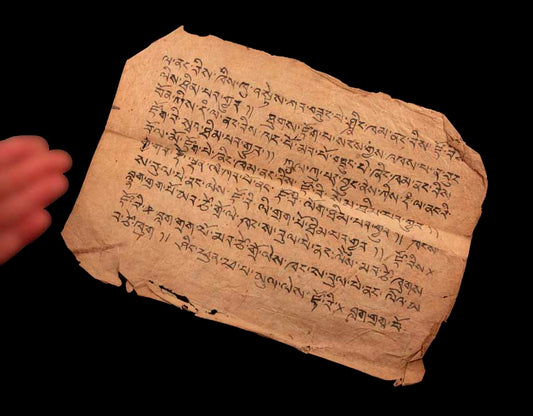 Ancienne Page de Prières Tibétaines Manuscrite – Fragment de Manuscrit Bouddhiste du Népal