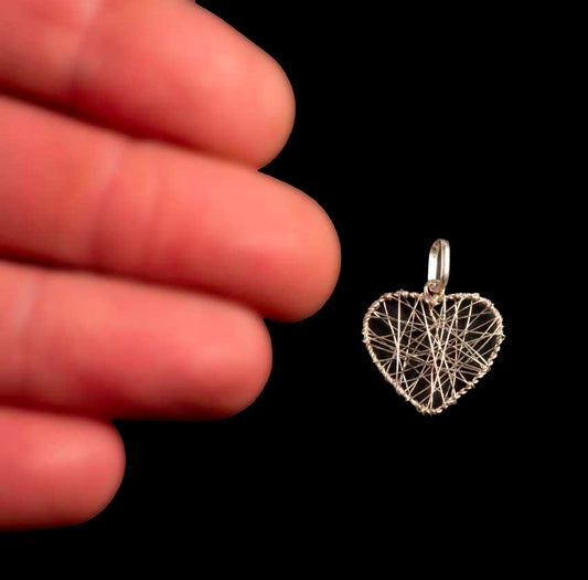 Pendentif Cœur en Fil d’Argent Massif 925 – Bijou Ajouré Romantique et Élégant