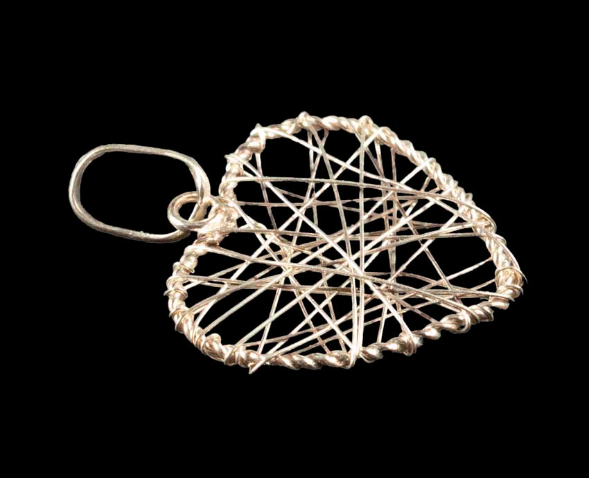 Pendentif Cœur en Fil d’Argent Massif 925 – Bijou Ajouré Romantique et Élégant