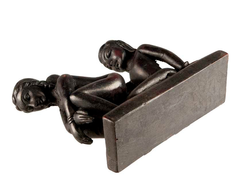 Statue Intime En Résine – Sculpture Artisanale Du Népal