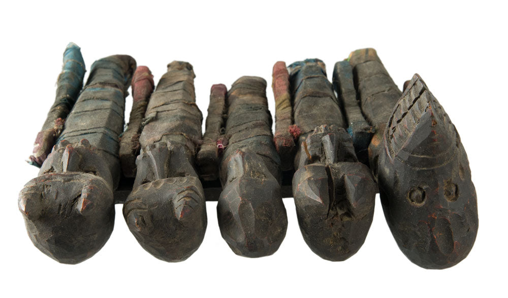 Poupée Zoomorphe Chamanique en Bois – Figure Tribale Tharu du Népal