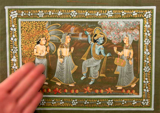 Peinture Moghole Krishna et Radha Dansant 39 cm – Artisanat Indien Fait Main
