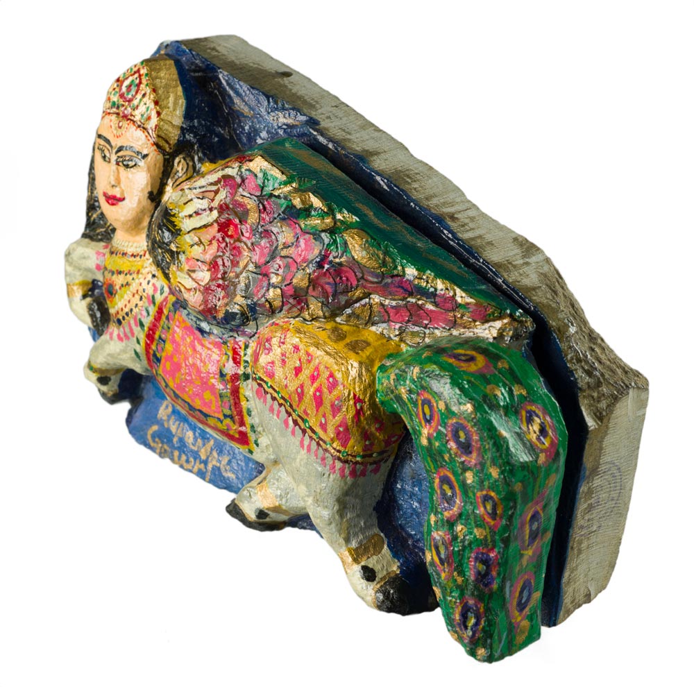Statue Kamadhenu en pierre – Vache céleste de la mythologie hindoue, artisanat traditionnel du Népal