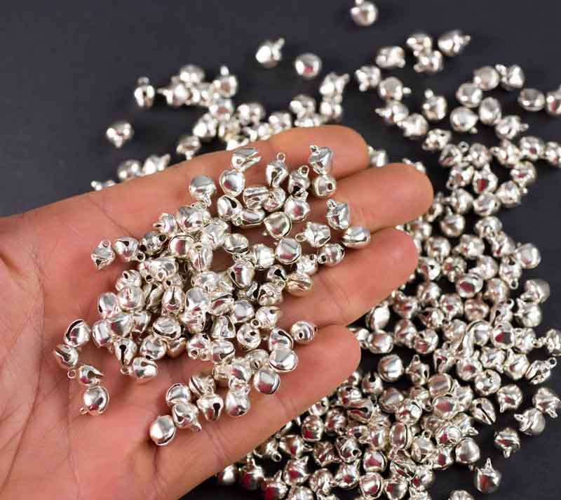 Lot de 50 ou 100 Mini Grelots en Métal Ø 10mm Argenté – Accessoires Créatifs Indiens