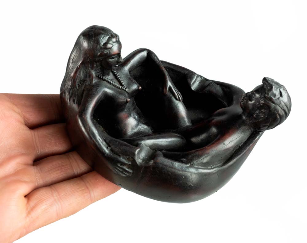Cendrier Couple Nu En Résine Noire – Objet Décoratif Original Et Insolite
