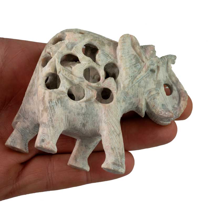 Statuette Éléphant En Pierre Stéatite – Trompe En L’Air, Artisanat Indien