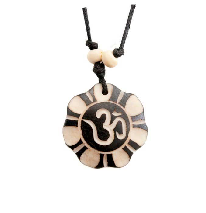 Collier Tibétain Ou Népalais Avec Pendentif Corne De Yak Om Le Son Sacré