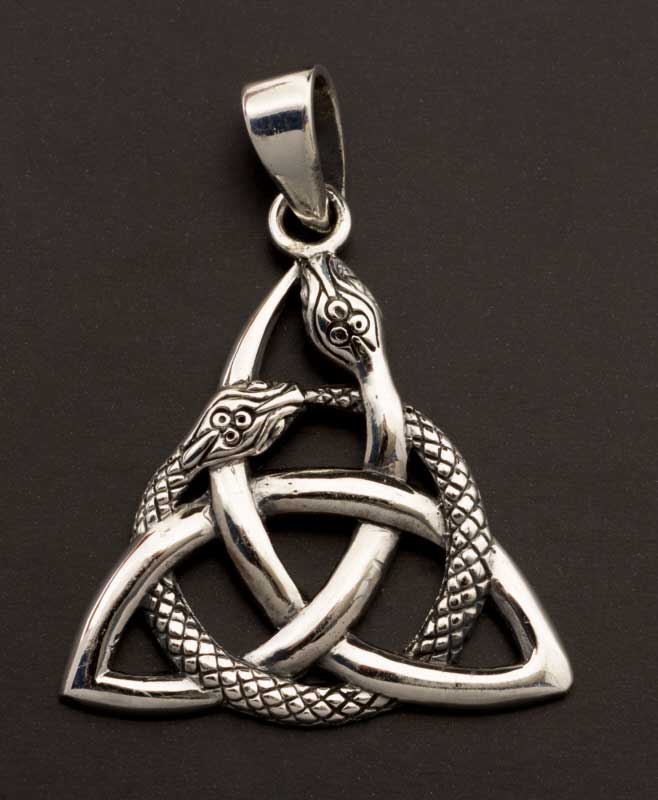 Pendentif croix celtique Ouroboros en argent 925 – Symbole d’amour et d’éternité