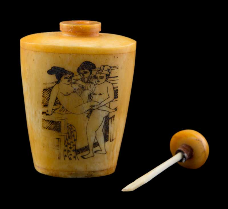 Tabatière Chinoise Kamasutra En Os de Bœuf – Flacon à Tabac à Priser Artisanal