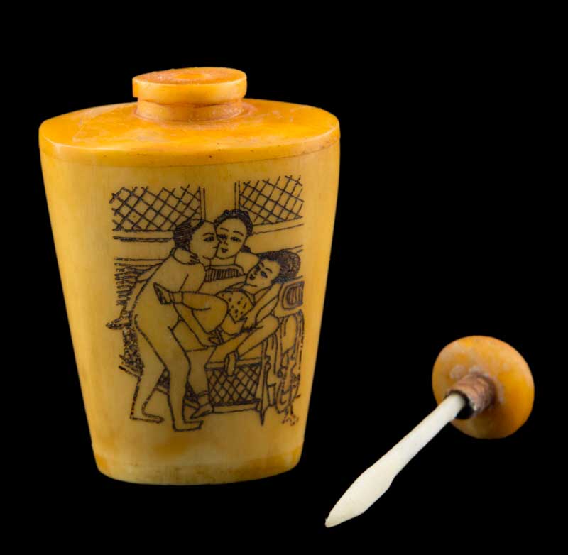 Tabatière Chinoise Kamasutra En Os de Bœuf – Flacon à Tabac à Priser Artisanal