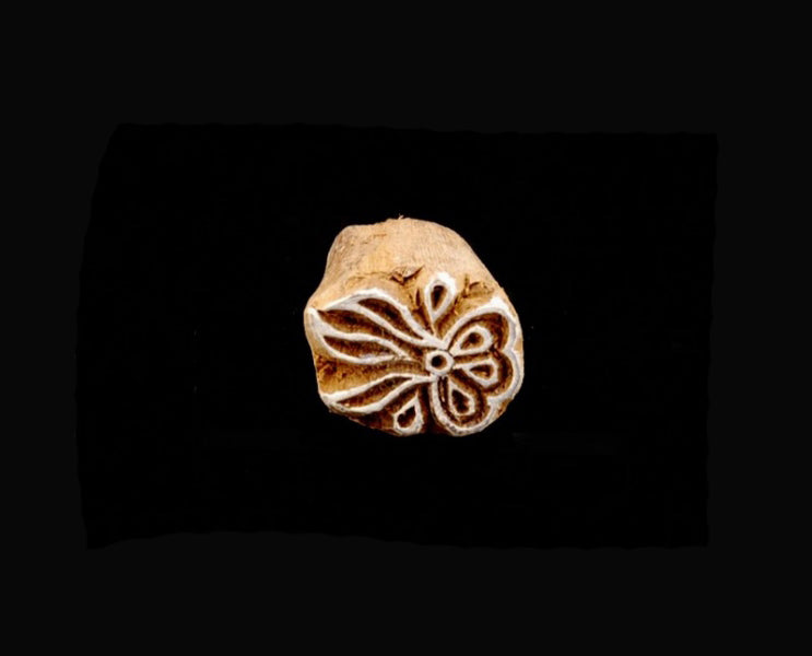 Tampon Encreur En Bois Sculpté – Motif Fleur Mandala