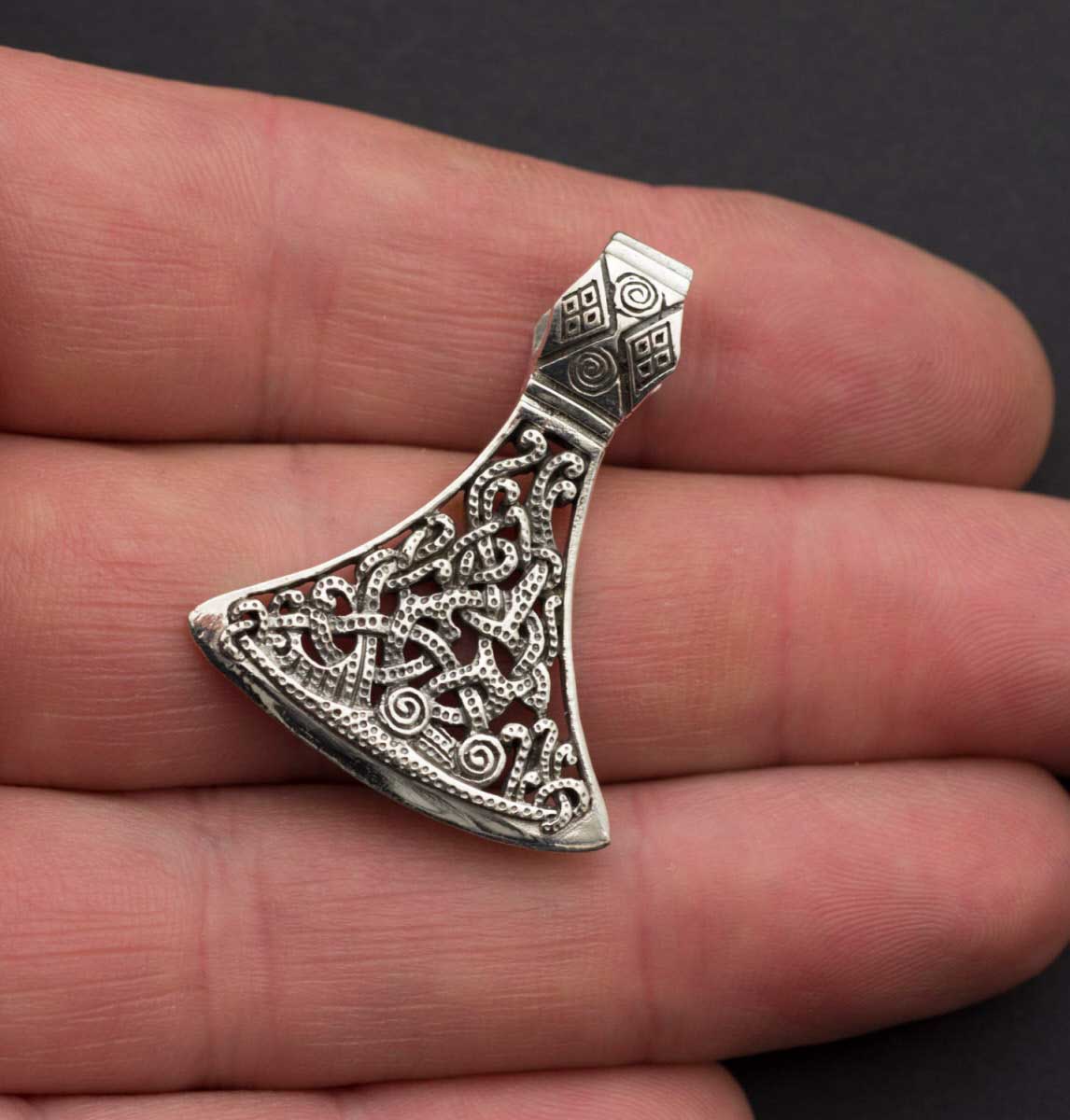 Pendentif Hache Viking et Nœud Celtique en Argent Massif 925