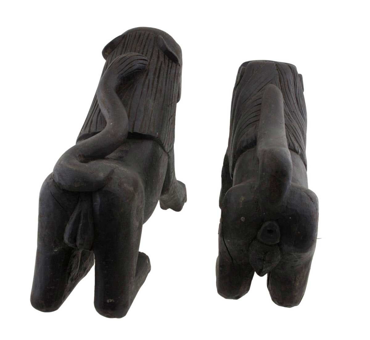 Couple de Lions Gardiens du Temple – Sculptures Antiques Boudhistes du Népal