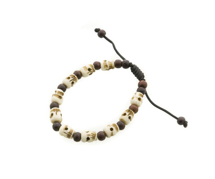 Bracelet tête de mort – Expression de style et symbolisme de l’impermanence