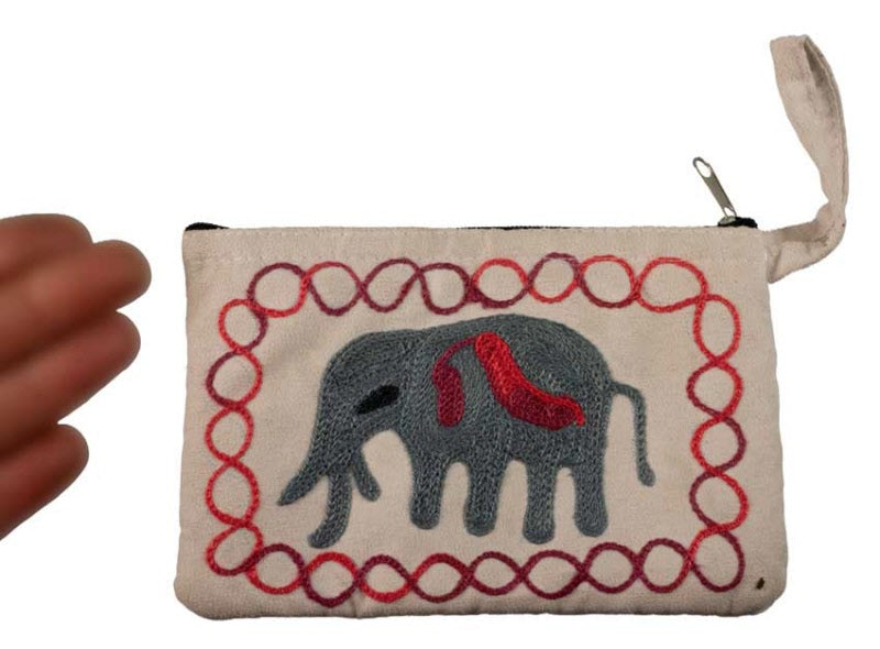 Porte-Monnaie Brodé Éléphant Gris sur Fond Crème – Artisanat Népalais
