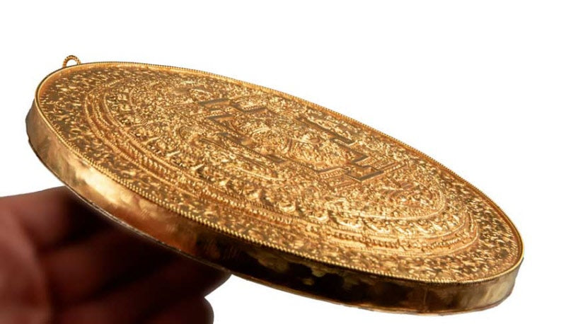 Mandala Bouddhiste Tibétain En Cuivre Doré 23,5 cm – Symboles Ashtamangala Du Népal