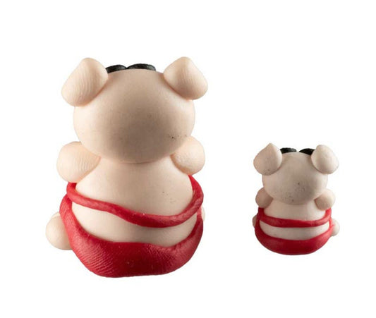 Figurines Cochon et Son Petit en Maillot Rouge – Pâte Polymère de Thaïlande