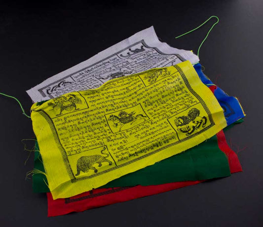 Drapeaux de Prières Tibétains Bouddhistes – Lot de 125 Drapeaux 27 x 17 cm du Népal