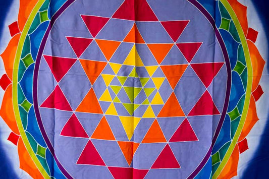 Batik Chakra Sri Yantra – Peinture Artisanale sur Coton de Bali