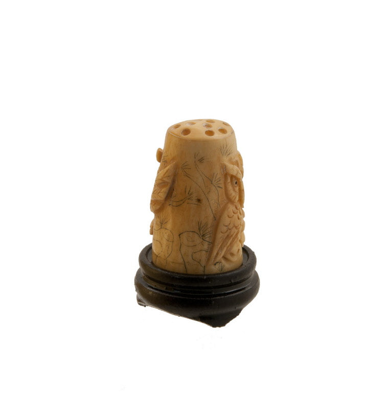 Dé à Coudre Netsuke Chouette en Os de Bœuf – Sculpture Artisanale Chinoise