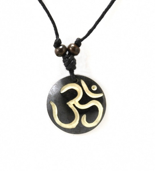 Collier Tibétain Avec Pendentif Os Corne Yak Buffle Om Hindu Noir