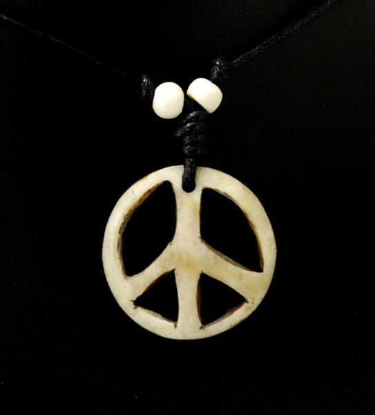 Collier Ethnique Avec Pendentif Os Corne De Yak Buffle Peace And Love