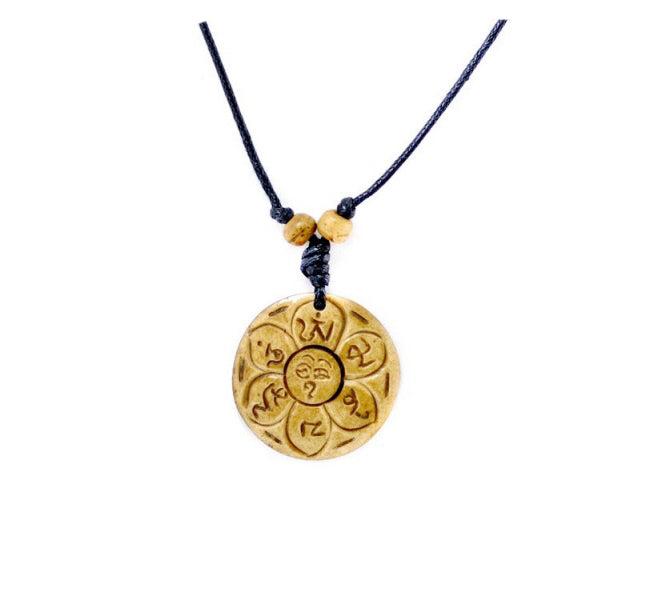 Collier Pendentif Om Mani Padme Aum Tibétain en Os De Yak