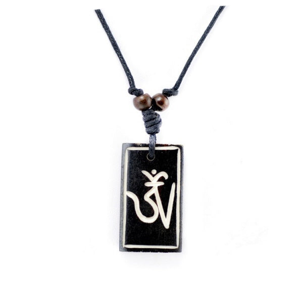 Collier Pendentif Tibétain OM AUM MANI PADME A38 en Os de Yak