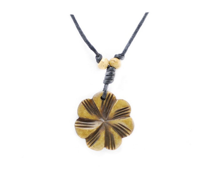 Collier Pendentif Fleur Bouddhiste en Os De Yak