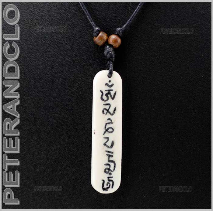 Collier Pendentif Om Mani Padme Aum Tibétain en Os De Yak