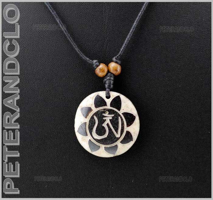 Collier Pendentif Om Mani Padme Aum Tibétain
