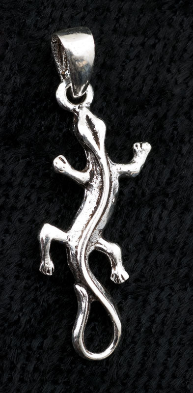 Pendentif gecko ou lézard en argent massif 925 – Bijou ethnique artisanal