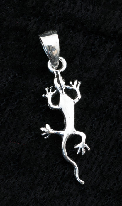 Pendentif gecko ou lézard en argent massif 925 – Bijou ethnique artisanal